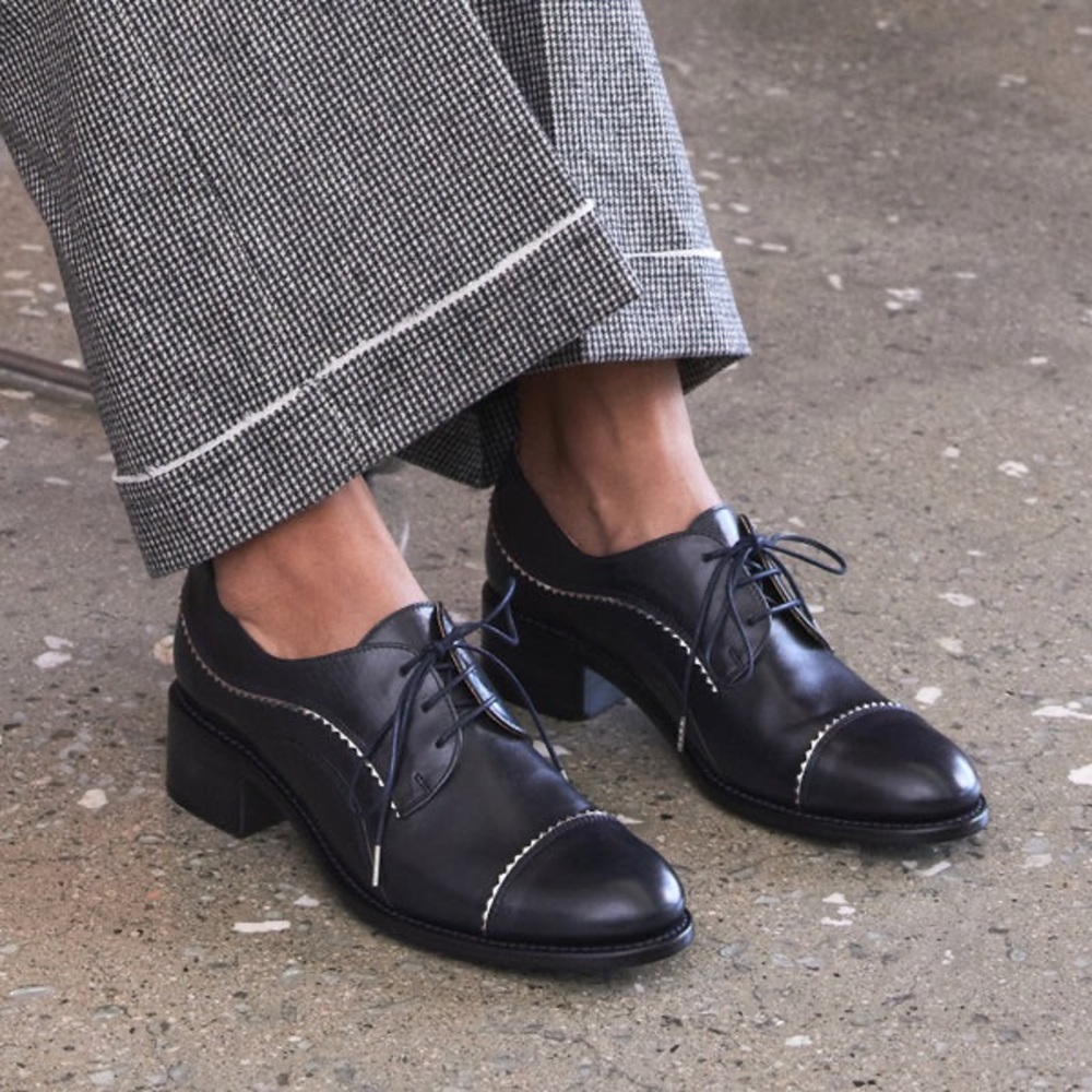 NWT The Office of Angela Scott Ms. Neale Oxfords Slate Blue 39 1/2